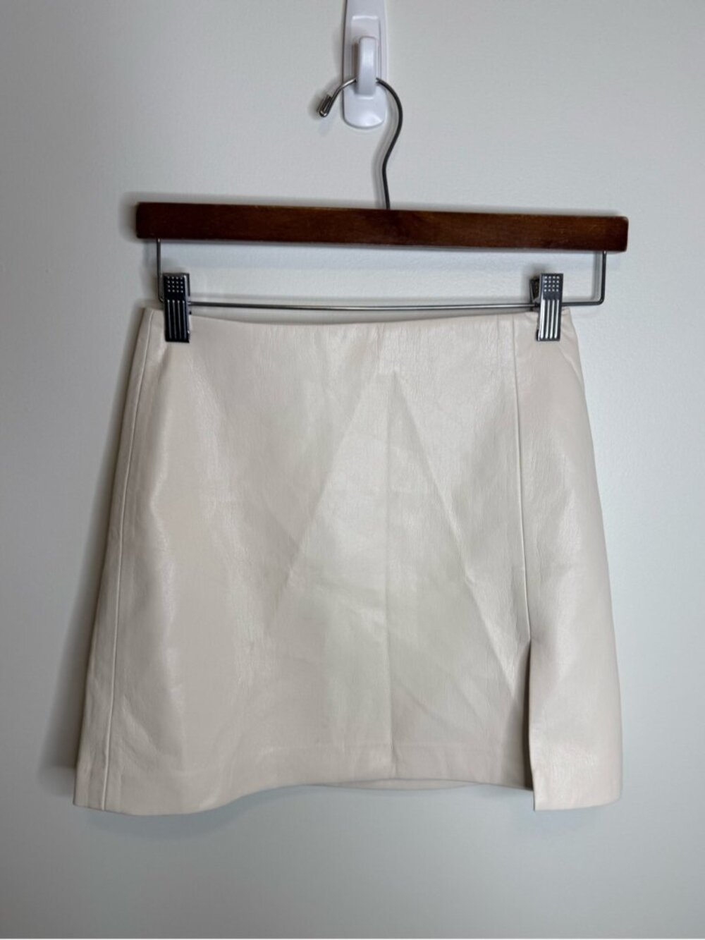 Sunday best Tatiana faux leather skirt Cream A-Line Mini Skirt with Front Slit 0